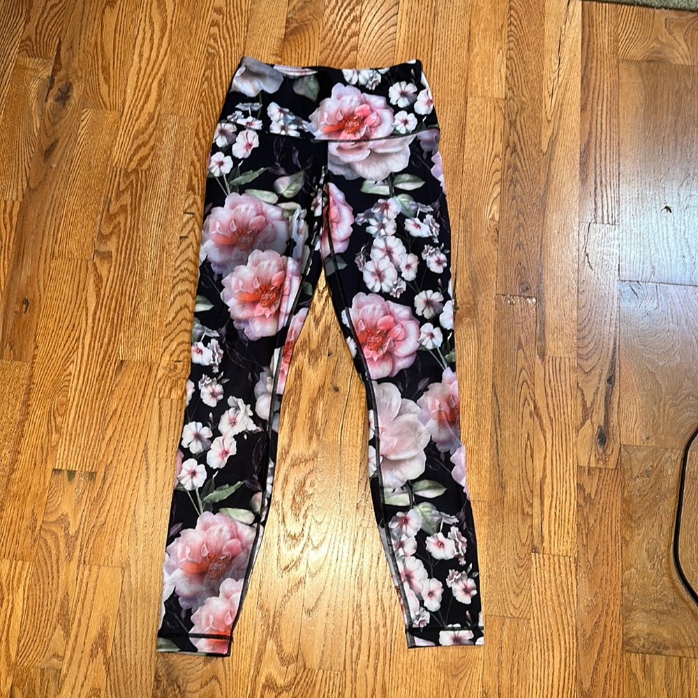 Playground floral leggings sz xs